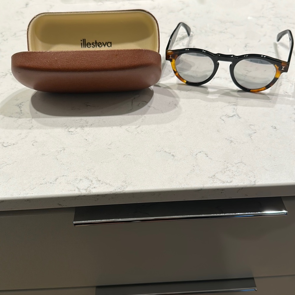 Illesteva leonard sunglasses